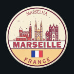 Imã Marselha França City Skyline Emblem<br><div class="desc">Design de arte colorida e minimalista de Marselha,  com monumentos e marcos da cidade na França.</div>