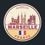 Imã Marselha França City Skyline Emblem<br><div class="desc">Design de arte colorida e minimalista de Marselha,  com monumentos e marcos da cidade na França.</div>