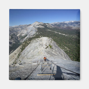 Imã Meia pomba olhando para baixo dos cabos - Yosemite