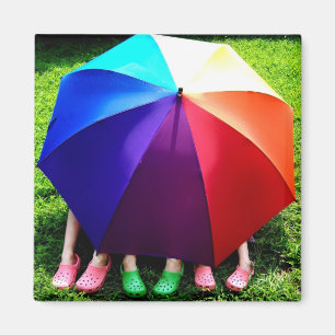 Imã Meninas felizes sob um arco-íris