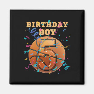 Imã Menino de 5 anos fazendo aniversário de cinco 5 an