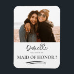 Ímã Minimalista Você Será Minha Foto Madrinha de casam<br><div class="desc">Modelo simples e minimalista em caligrafia branca e preta com sua foto favorita. Fácil de editar para criar sua própria proposta personalizada exclusiva</div>