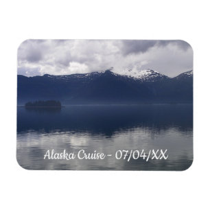 Ímã Misty Alaskan Sea in Shades of Blue