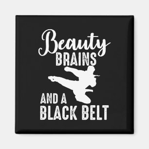 Imã Mma Beaut Cérebros E Um Caratê Negra