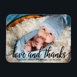 Ímã Moderna Caligrafia Roteiro Novo Amor e Obrigados B<br><div class="desc">Moderno Caligrafia Roteiro Novo Amor Bebê e Obrigados Foto Obrigado Magnet</div>