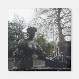 Imã Molly Malone Magnet