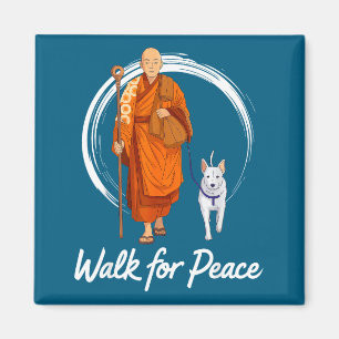 Imã Monges caminhando pela paz e cachorro aloka caminh