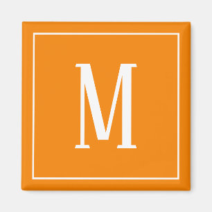 Imã Monograma Branco sobre Magnet Laranja Quadrado