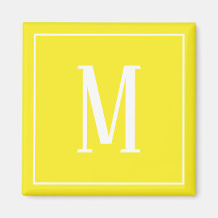 Imã Monograma Branco sobre Magneta Amarelo