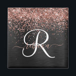 Imã Monograma do Sparkle preto com brilho Dourado com<br><div class="desc">Personalize facilmente este elegante design de ímã tenda com brilho bonito de ouro rosa em um fundo metálico escovado preto.</div>