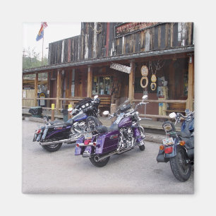 Imã Motocicletas pelo bar ocidental