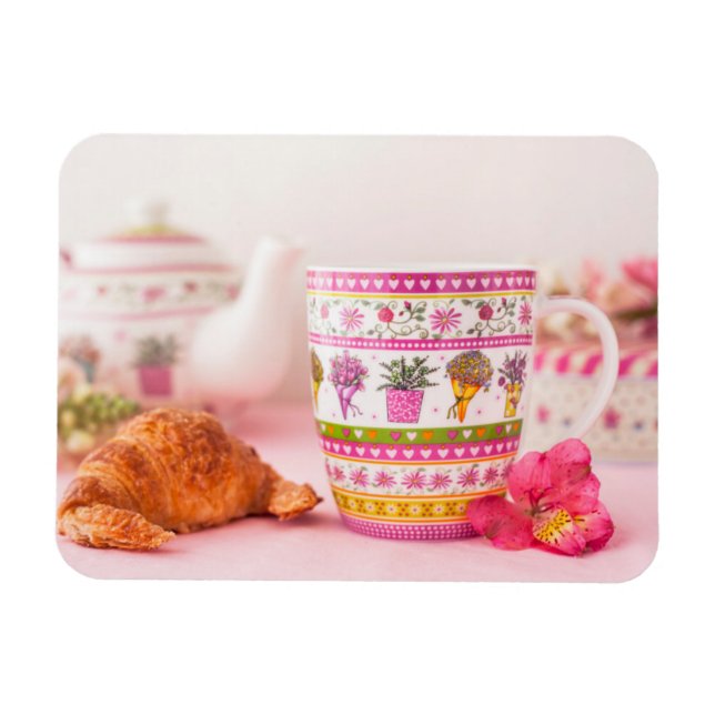 Ímã Mug Com Chá, Croissant E Flor (Horizontal)