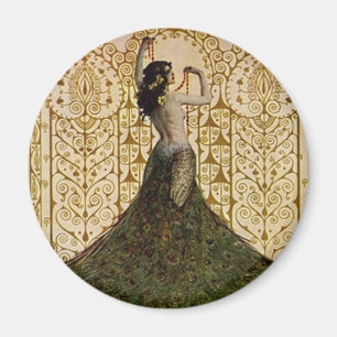 Imã Mulher em uma saia do pavão