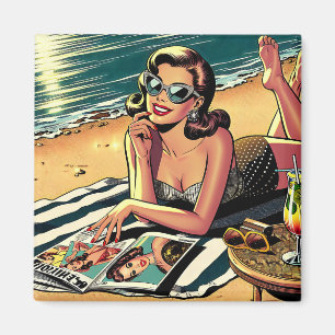 Imã Mulher retrô na praia lendo uma revista de moda