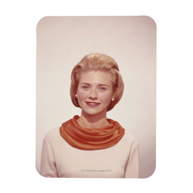 Ímã Mulher Vestindo Scarf (Vertical)