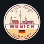Imã Munich Germany City Skyline Emblem<br><div class="desc">Design de arte colorida e minimalista de Munique,  com monumentos e marcos da cidade na Alemanha.</div>
