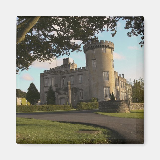 Imã Na Irlanda, a entrada lateral do Castelo Dromoland (Frente)