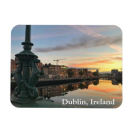 Ímã nascer do sol ao longo do rio Liffey, em Dublin, I