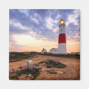 Imã Nascer do sol dourado no farol de Portland Bill