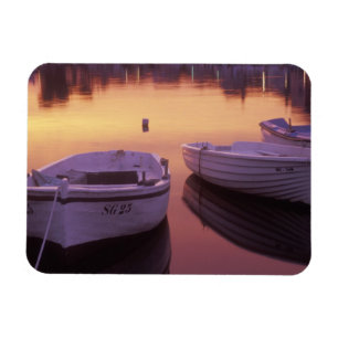 Ímã Nascer do sol sobre o porto de Stari Grad com pesc