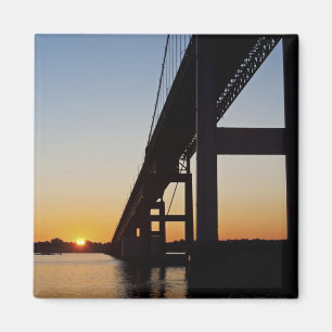 Imã Navegando e saindo de Newport Rhode Island