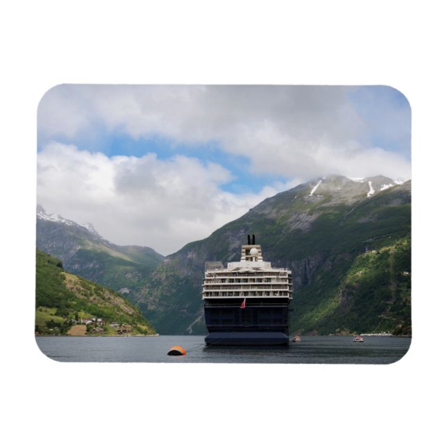 Ímã Navio de cruzeiro com íman retangular de Geiranger (Horizontal)