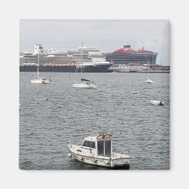 Imã Navios De Cruzeiro No Porto De Bilbau, Espanha | F