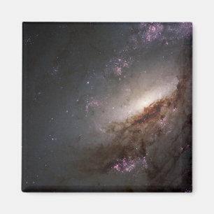 Imã Ngc 4258 Em Formação Estelar Intensa.