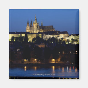 Imã Nighttime em Praga, república checa