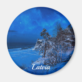 Imã Noite de inverno com pinheiros cobertos de neve na