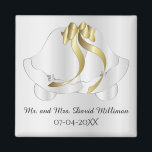 Imã Noiva do Dia do Casamento / Magneta de Keepsasaac<br><div class="desc">Magnetos de Guarda do Dia do Casamento da Noiva e do Groom prontos para personalizar. ✔ Nota: Nem todas as áreas de modelo precisam ser alteradas. 📌 Se você precisar de mais personalização, clique no botão "Clique para personalizar mais" ou "Personalizar ou Editar Design" e use nossa ferramenta design para...</div>