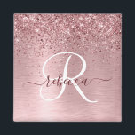 Imã Nome do Monograma da Lâmina Rosa Bruta de Metal Gl<br><div class="desc">Personalize facilmente este design de ímã chique moderno com brilho bonito rosado e brilhante em uma camada metálica rosada pincelada e esfregada.</div>
