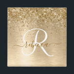 Imã Nome Monograma Brilhante em Metal Dourado<br><div class="desc">Personalize facilmente este design de ímã chique e moderno,  apresentando um brilho dourado cintilante sobre um fundo metálico dourado escovado.</div>