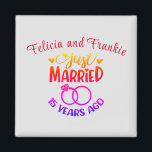 Imã Nomes Personalizados de Aniversário de Casamento d<br><div class="desc">Comemore seu décimo quinto aniversário de casamento com este ímã personalizado. Personalize os nomes em texto vermelho para o seu ou para o casal que está celebrando este marco. Excelente para um favor do partido também!</div>