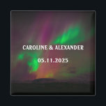 Imã Norte Lights Aurora Borealis Night Sky Weding<br><div class="desc">Luzes nortes,  imã de Casamento Aurora Borealis. Céu noturno,  estrelas,  ímã de montanha. Personalize com seus Nomes e a data do casamento.</div>