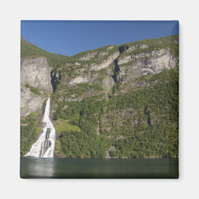 Imã Noruega, Geirangerfjord (UNESCO), Geiranger. (Frente)