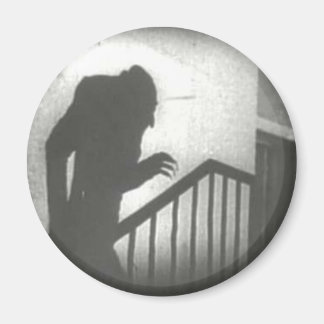Imã Nosferatu rastejando as Escadas