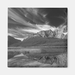 Imã Nuvens Cirrus sobre o Lago Waterfowl, Banff