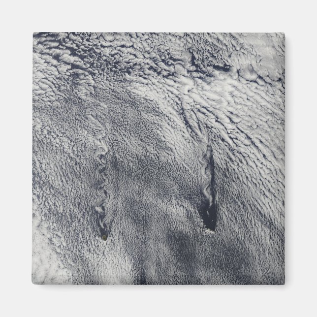 Imã Nuvens sobre as ilhas Juan Fernandez (Frente)