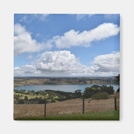 Imã Nuvens sobre o lago de Gnotuk, Magnet