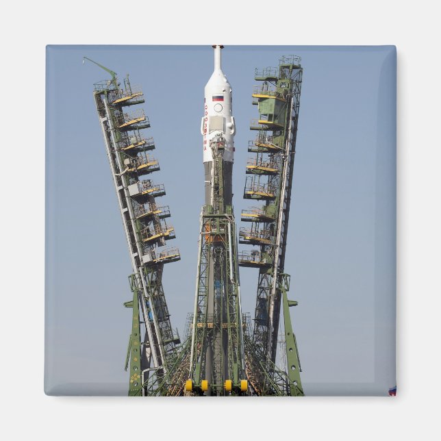 Imã O andaime de lançamento é colocado no lugar (Frente)