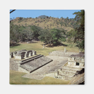 Imã O Ballcourt no quadrado principal, período