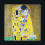 Imã O Beijo, Gustav Klimt<br><div class="desc">Gustav Klimt (14 de julho de 1862 - 6 de fevereiro de 1918) era um pintor simbólico austríaco e um dos membros mais destacados do movimento Viena Secessão. Klimt é notado por suas pinturas, murais, esboços, e outros objetos de arte. Além de suas obras figurativas, que incluem alegorias e retratos,...</div>