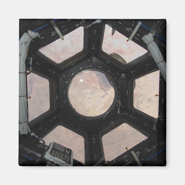 Imã O deserto do Sara visível através das janelas (Frente)