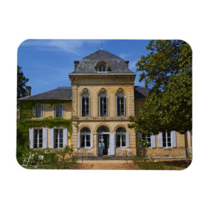 Ímã O edifício principal do castelo, renovado por