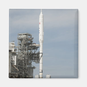 Imã O foguete de Ares IX é visto na plataforma de