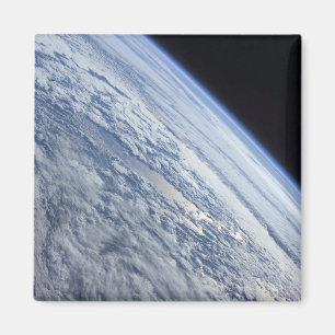 Imã O horizonte da terra contra a obscuridade do