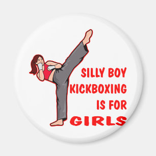 Imã O menino parvo Kickboxing é para meninas