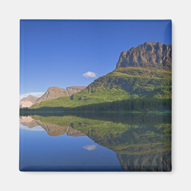 Imã O ponto Grinnel e o Monte Allen refletem-se em (Frente)