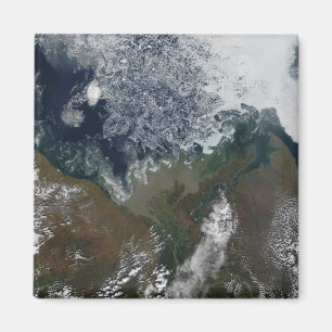 Imã O Rio Mackenzie esvazia na baía de Mackenzie